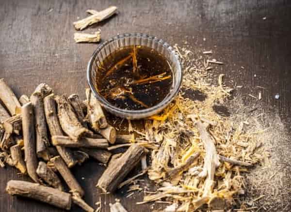 تصویر 4 از قیمت خرید عرق شیرین بیان پامچال با فروش عمده